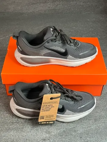 Used Nike Vomero 18 bike — image 5 of 13