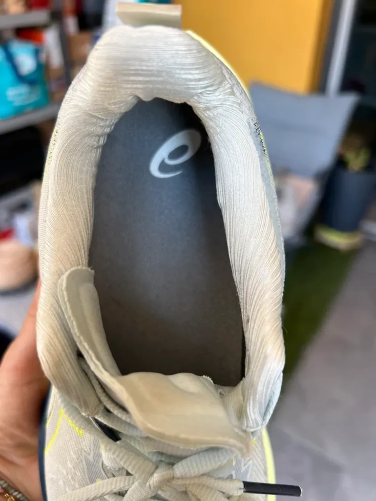 Used Asics Running Shoes bike — image 10 of 10