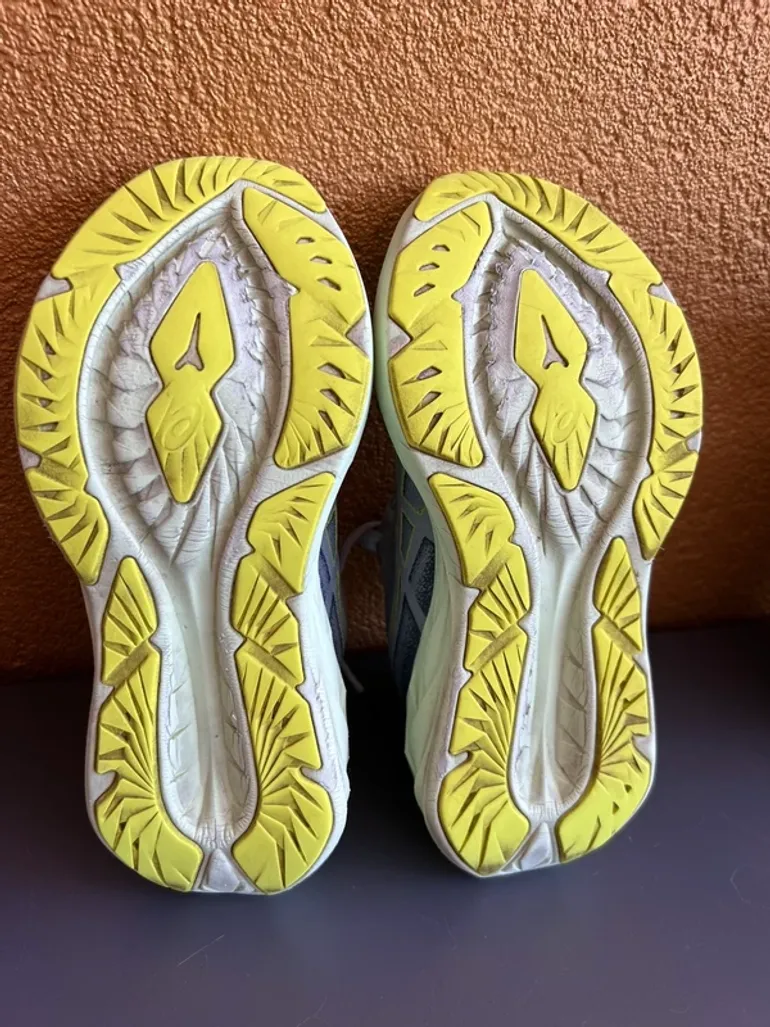 Used Asics Running Shoes bike — image 7 of 10