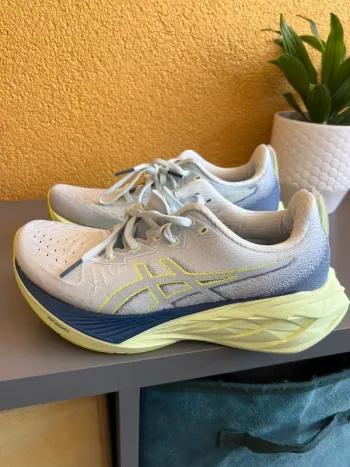Used Asics Running Shoes Running Shoes
