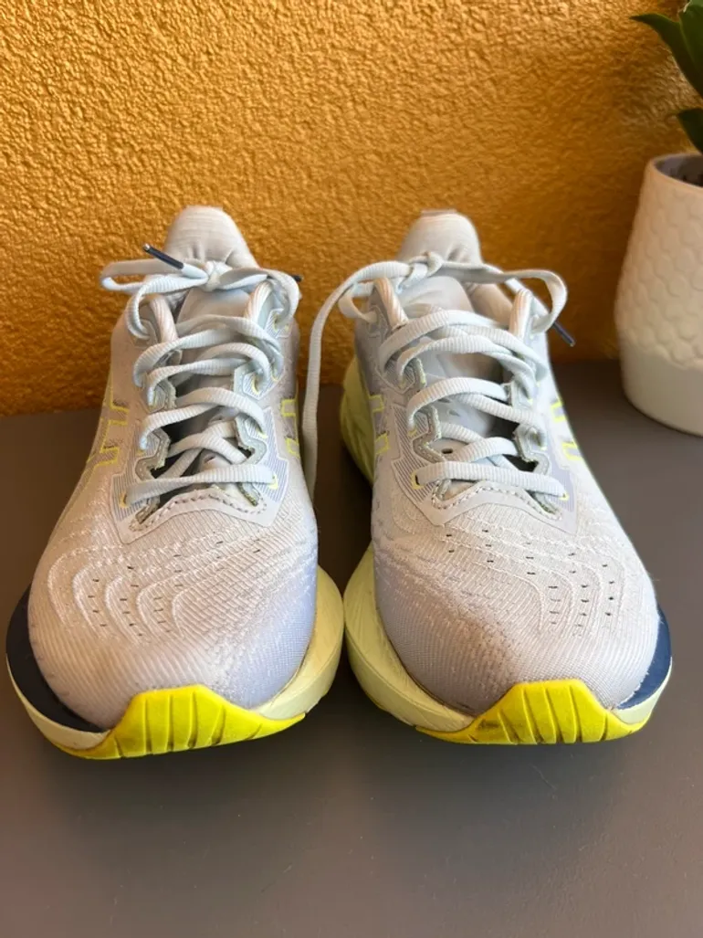 Used Asics Running Shoes bike — image 9 of 10