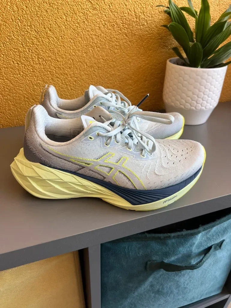Used Asics Running Shoes bike — image 6 of 10