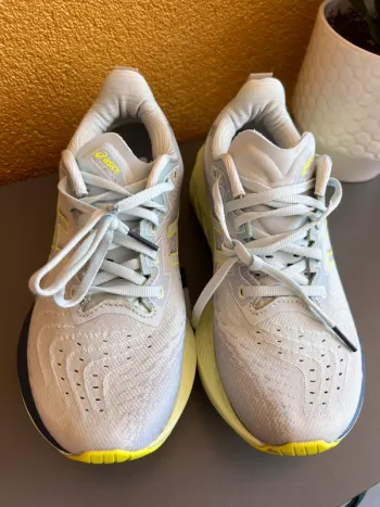 Used Asics Running Shoes bike — image 5 of 10