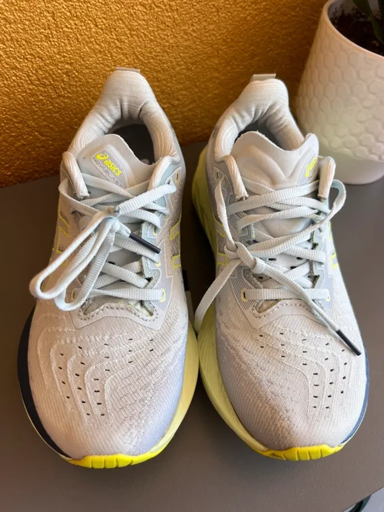 Used Asics Running Shoes bike — image 5 of 10