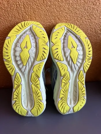 Used Asics Running Shoes bike — image 8 of 10
