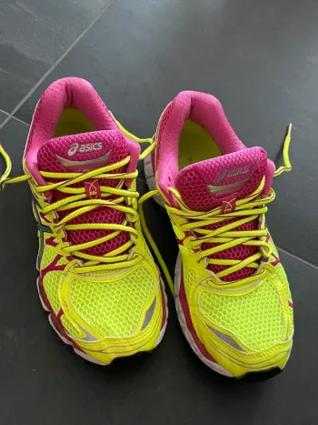 Asics Gel Nimbus bike de segunda mano — imagen 2 de 8