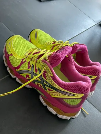 Używany Asics Gel Nimbus Running Shoes