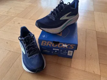Used Brooks Ghost 17 Running Shoes