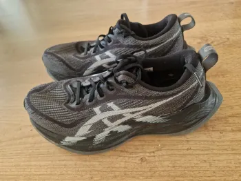 Used Asics Superblast 2 Running Shoes