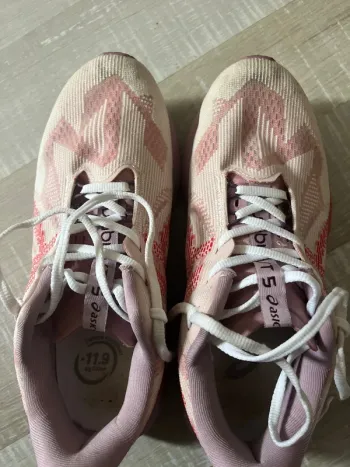 Použité Asics Novablast 5 bike — obrázek 5 z 6