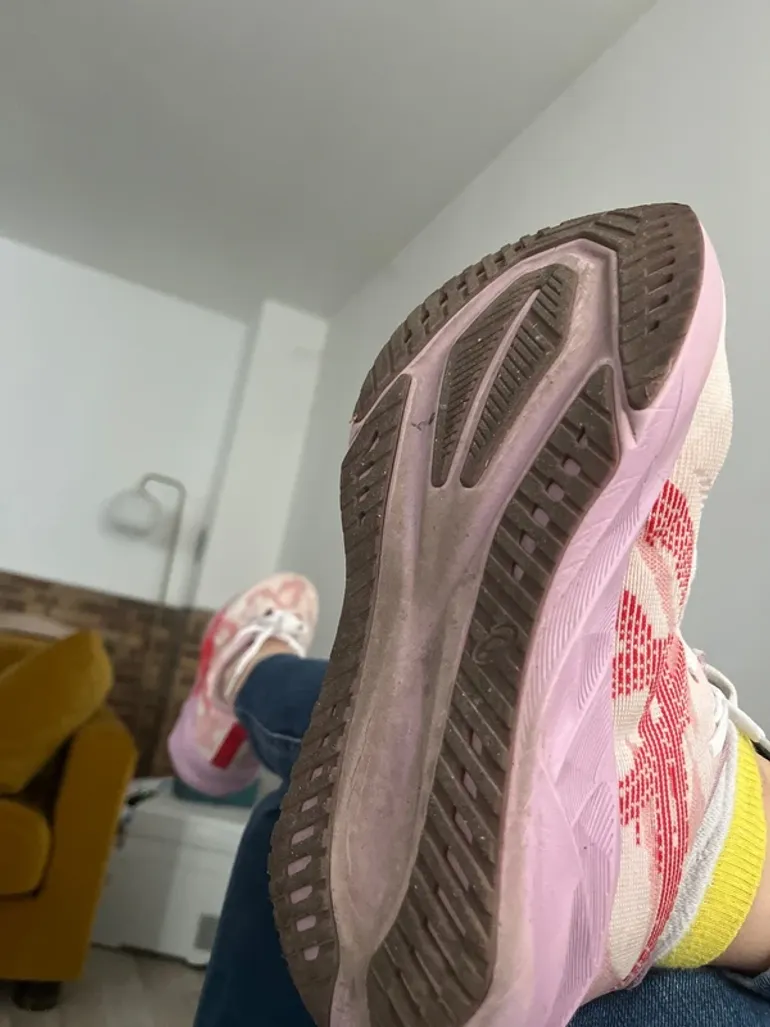 Použité Asics Novablast 5 bike — obrázek 4 z 6
