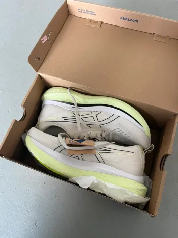 Używany Asics Glideride Max Running Shoes