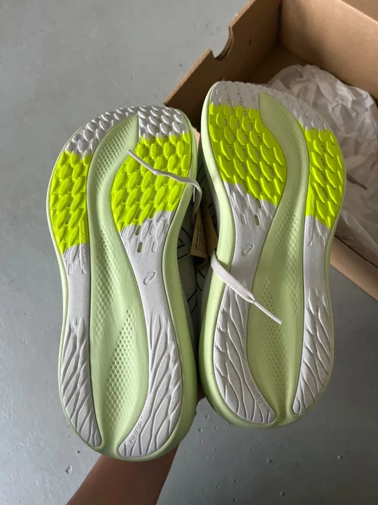 Używany Asics Glideride Max bike — zdjęcie 4 z 5