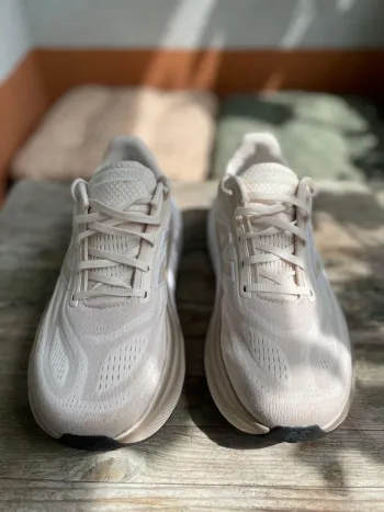 New Balance Fresh Foam X More v6 bike usato — immagine 3 di 9