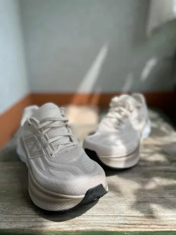 New Balance Fresh Foam X More v6 bike usato — immagine 2 di 9
