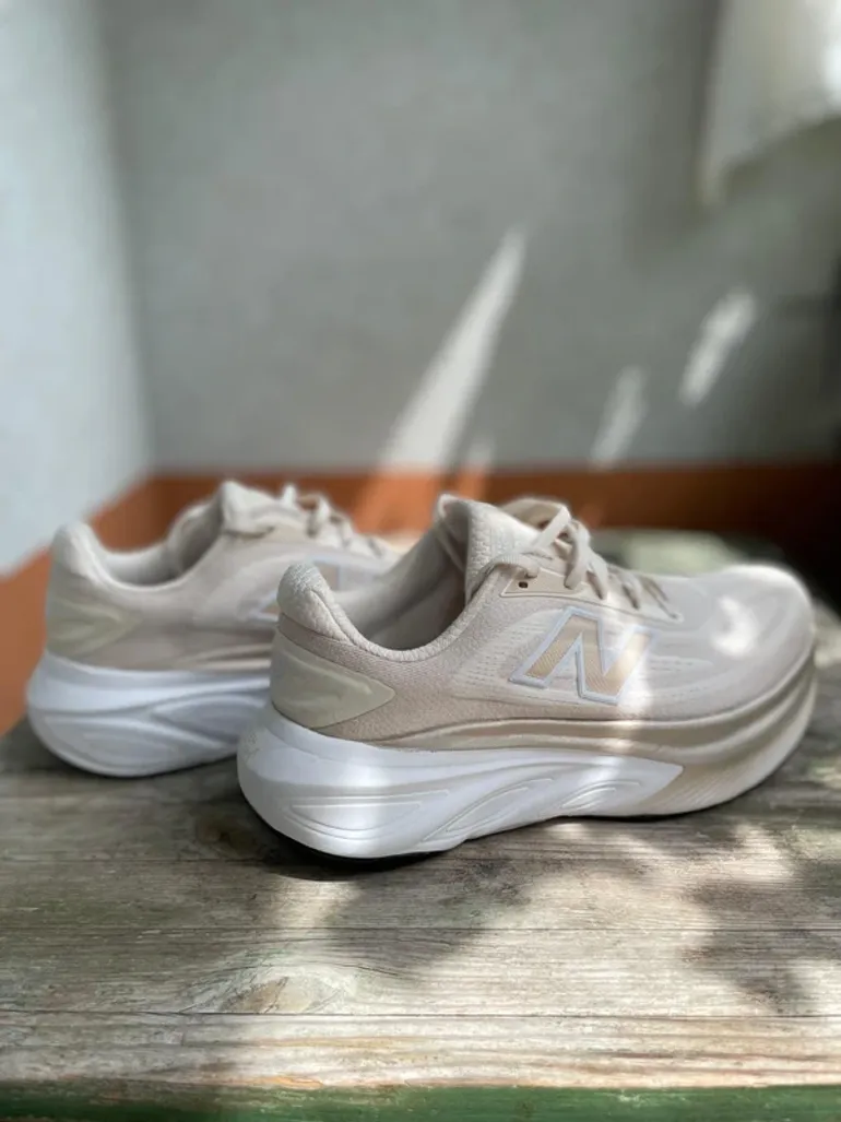 New Balance Fresh Foam X More v6 bike usato — immagine 4 di 9