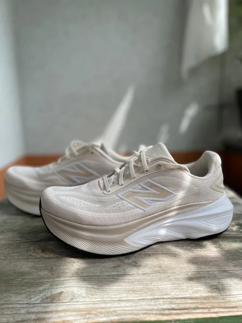 New Balance Fresh Foam X More v6 bike usato — immagine 6 di 9