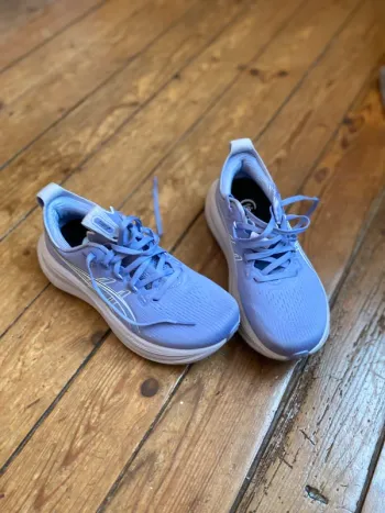Używany Asics Gel Nimbus 28 Running Shoes