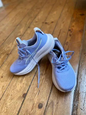 Asics Gel Nimbus 28 bike de segunda mano — imagen 2 de 4