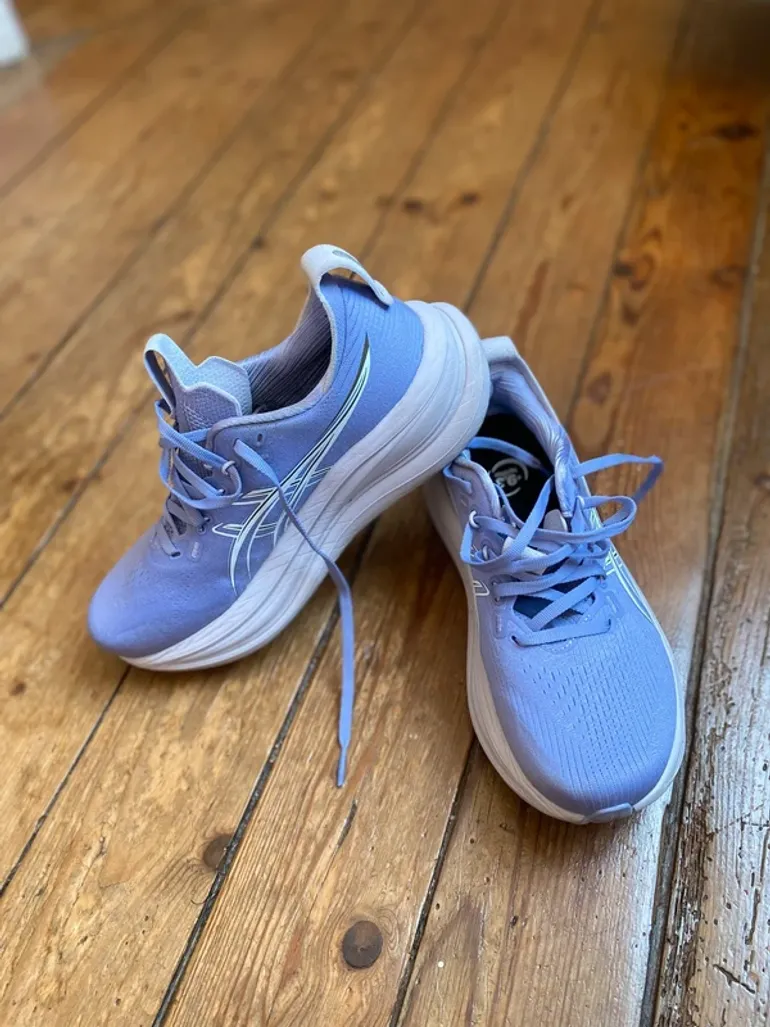 Asics Gel Nimbus 28 bike de segunda mano — imagen 2 de 4