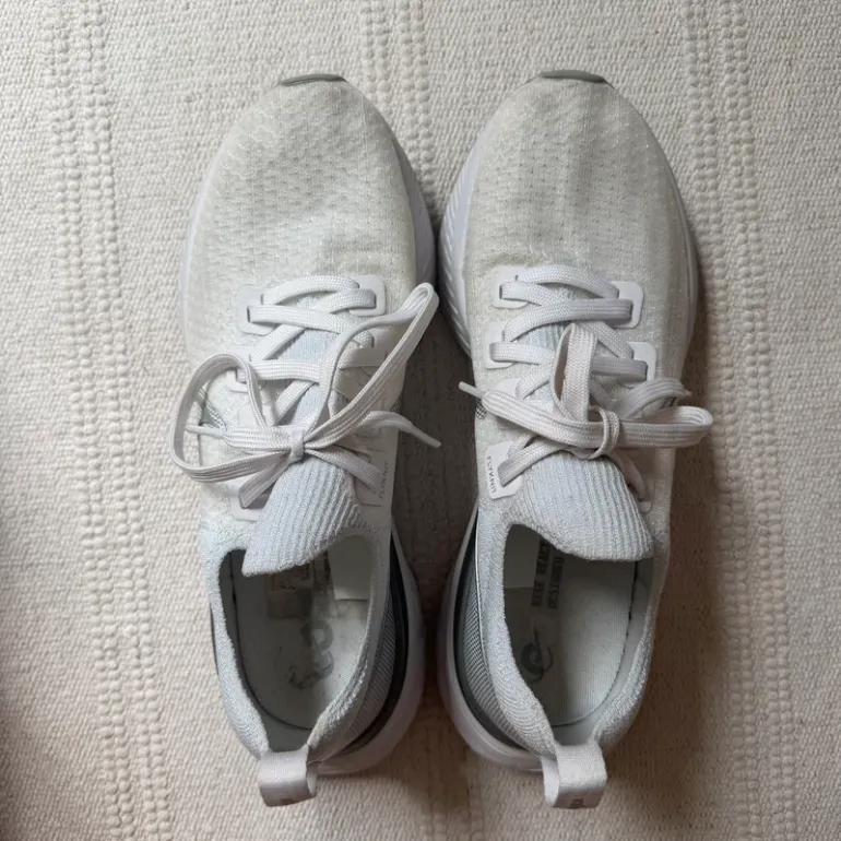 Used Nike React Infinity Run Flyknit bike — image 2 of 6