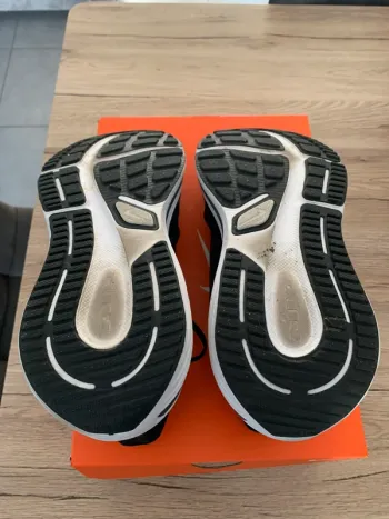 Tweedehands Nike winflo 12 bike — afbeelding 3 van 4