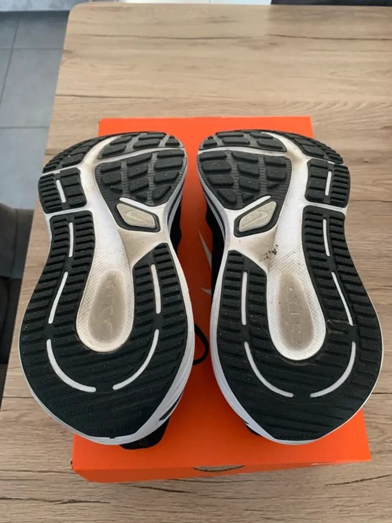 Tweedehands Nike winflo 12 bike — afbeelding 3 van 4