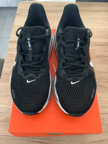 Tweedehands Nike winflo 12 bike — afbeelding 2 van 4