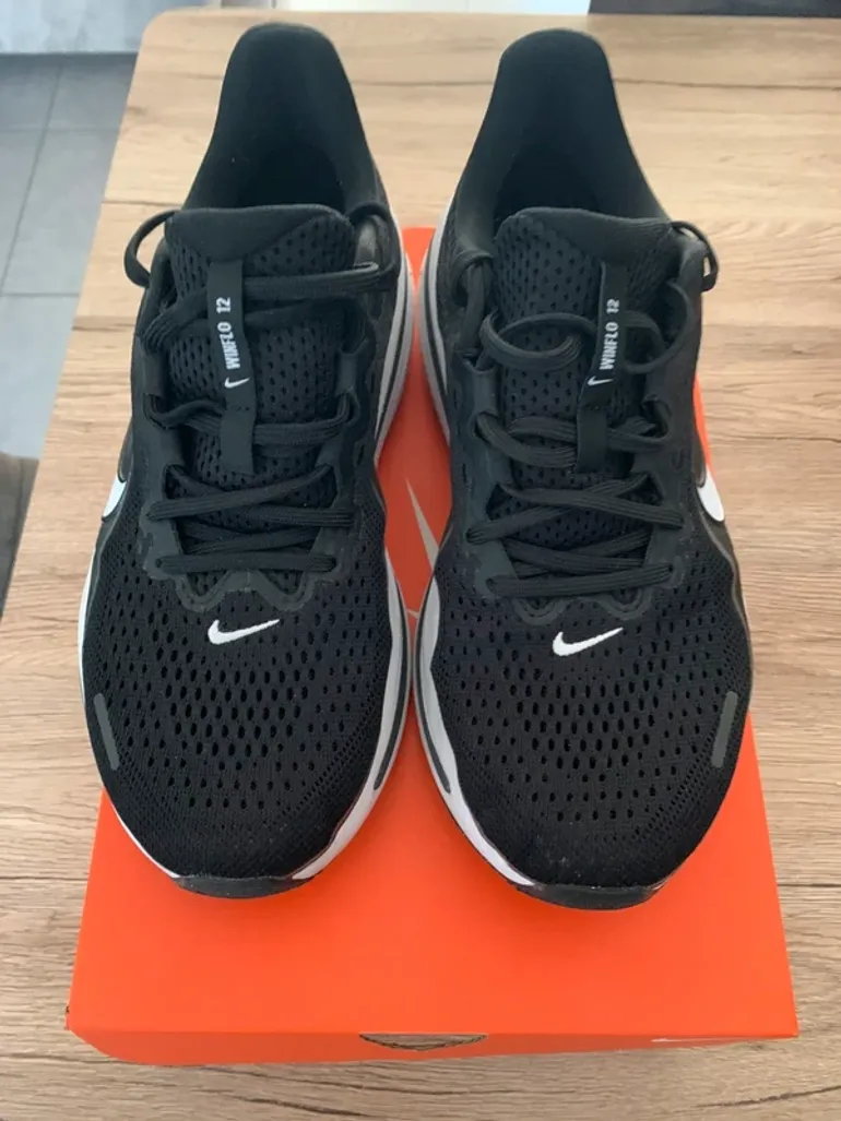 Tweedehands Nike winflo 12 bike — afbeelding 2 van 4