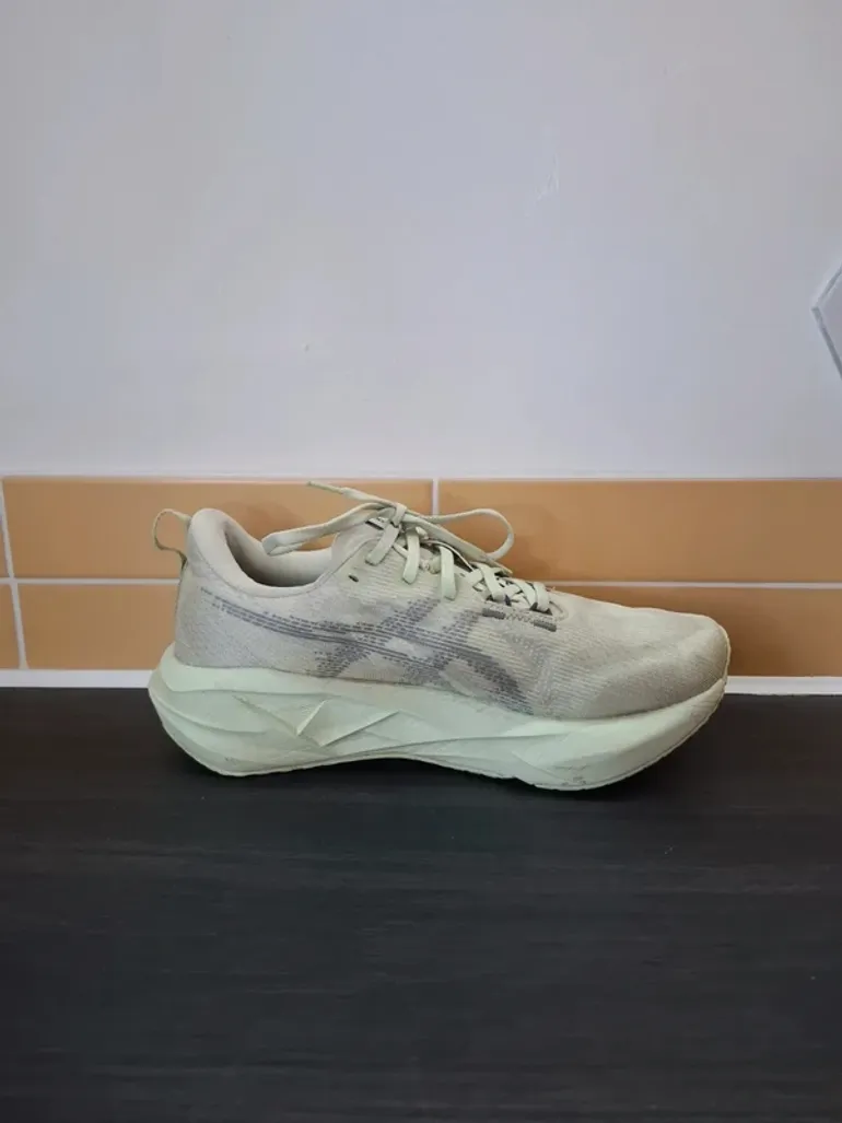 Použité Asics Novablast 5 bike — obrázek 10 z 13