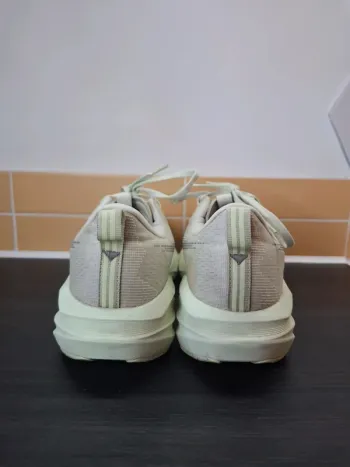Použité Asics Novablast 5 bike — obrázek 11 z 13