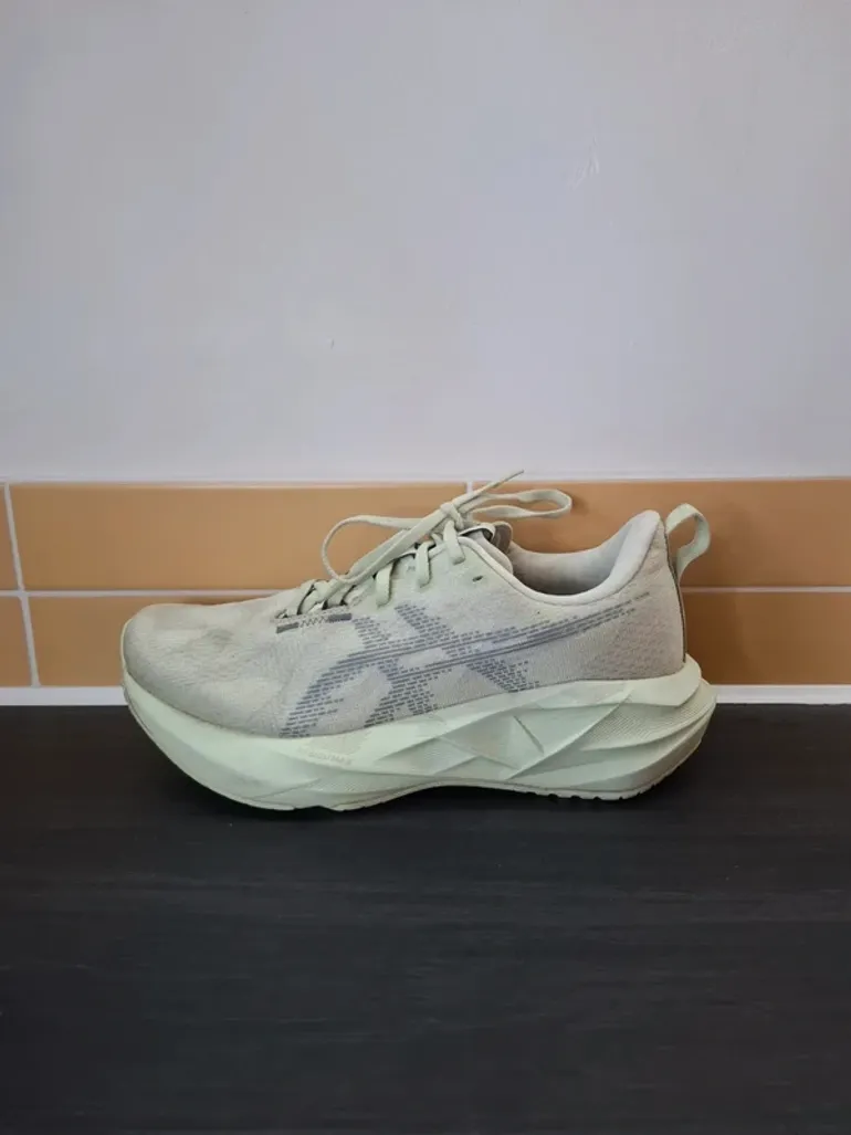 Použité Asics Novablast 5 bike — obrázek 9 z 13
