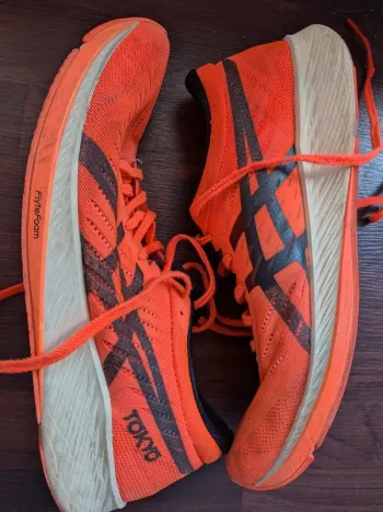 Używany Asics Métaracer Tokyo bike — zdjęcie 2 z 3
