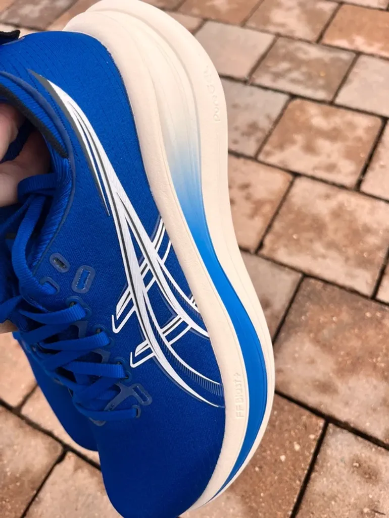 Used Asics Nimbus 28 bike — image 5 of 8