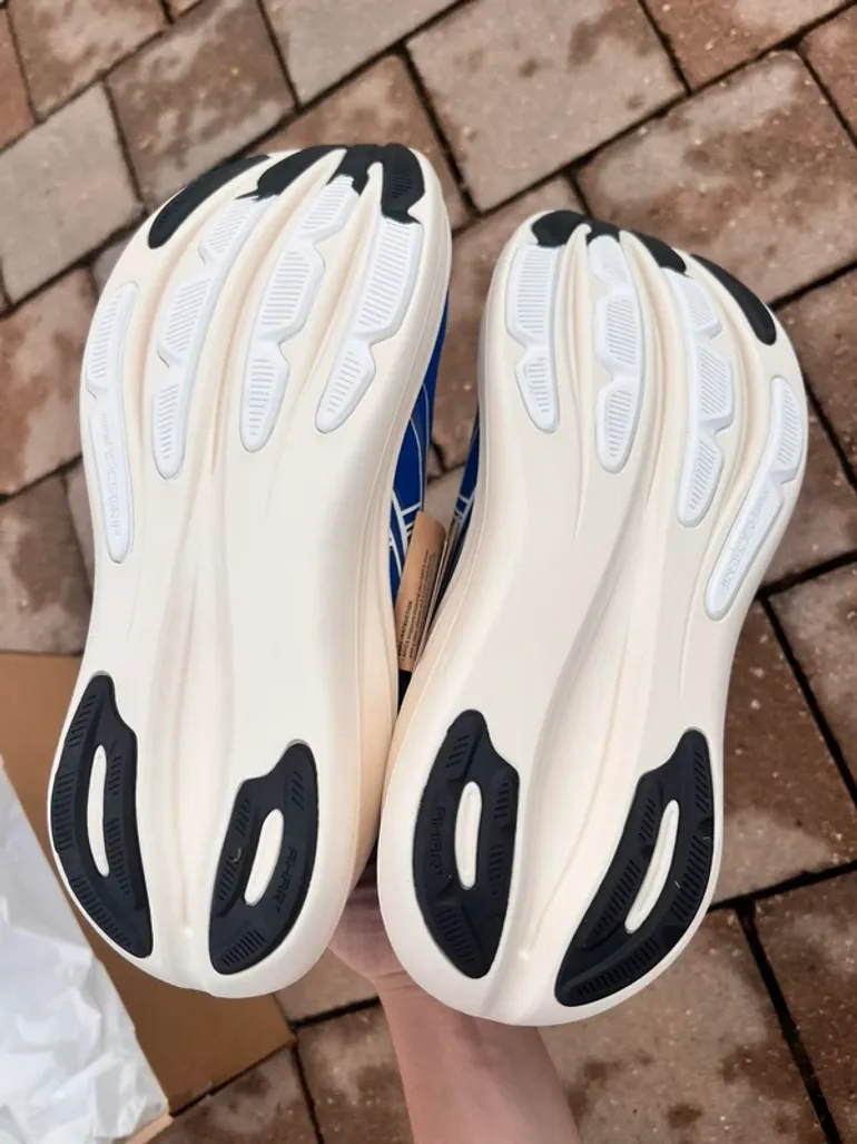 Used Asics Nimbus 28 bike — image 2 of 8