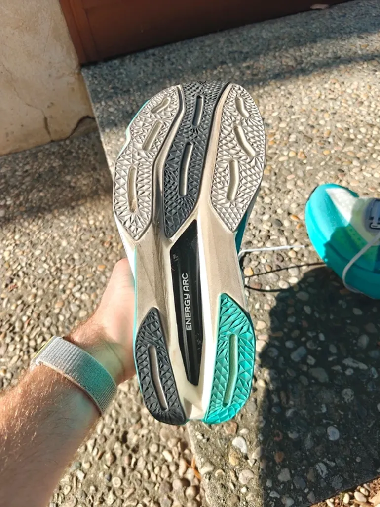 Used New Balance FuelCell SuperComp Elite v4 bike — image 6 of 10