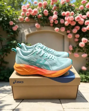 Tweedehands Asics Novablast 5 Running Shoes