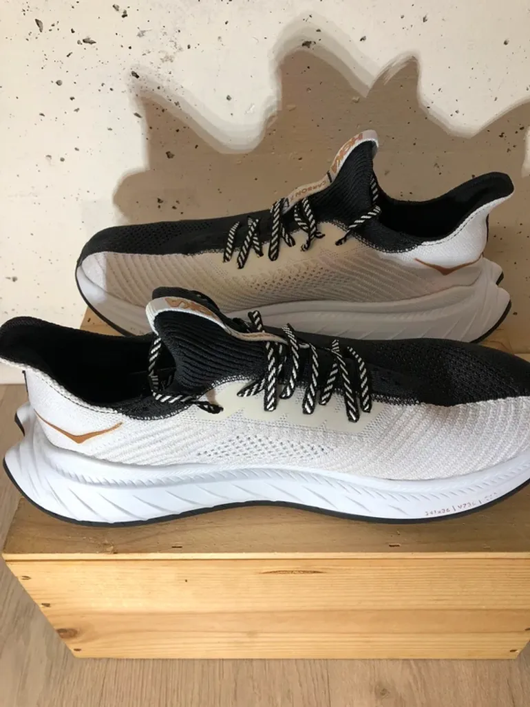Hoka Carbon X3 bike d'occasion — image 2 sur 6