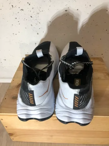 Hoka Carbon X3 bike d'occasion — image 3 sur 6