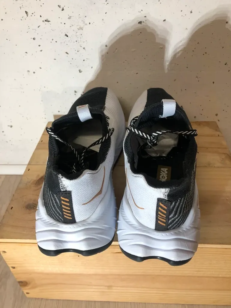 Hoka Carbon X3 bike d'occasion — image 3 sur 6