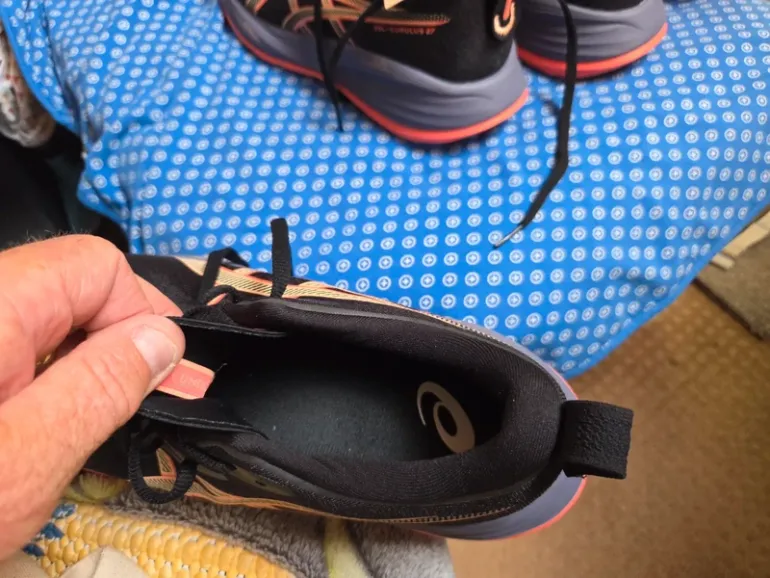 Used Asics Gel Cumulus 27 bike — image 10 of 11