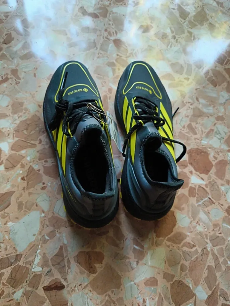 Adidas Ultraboost 5 GTX bike d'occasion — image 3 sur 6