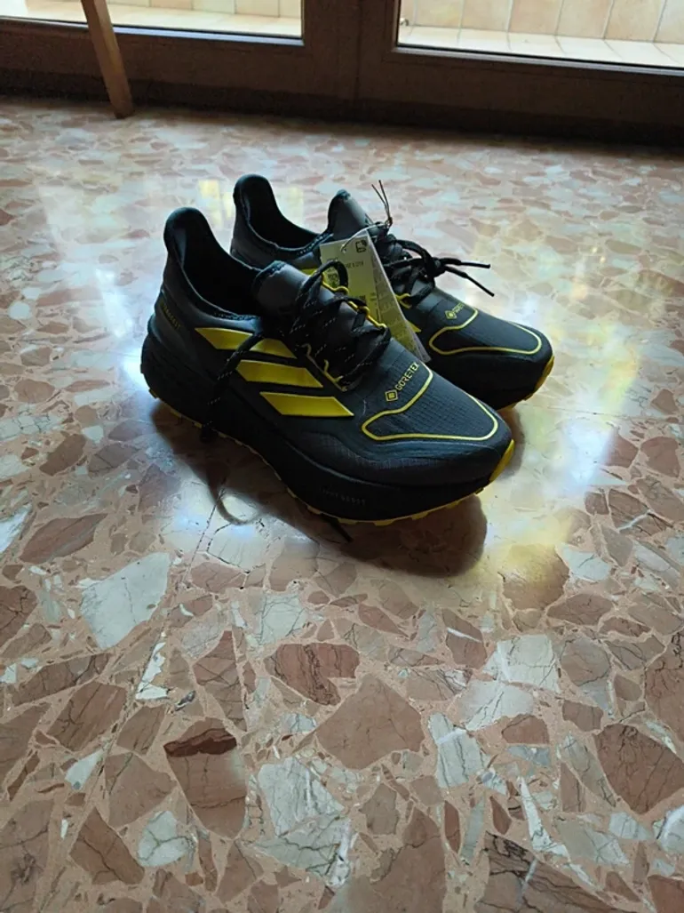 Adidas Ultraboost 5 GTX bike d'occasion — image 2 sur 6