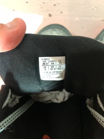 Used Asics fujitrabuco max 4 bike — image 4 of 5