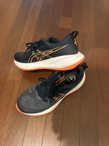 Used Asics Cumulus 27 bike — image 3 of 5