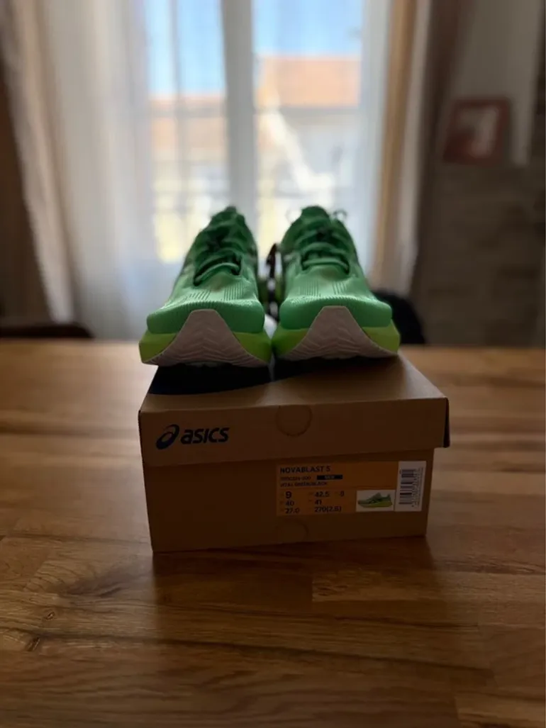 Asics Novablast 5 bike d'occasion — image 3 sur 6