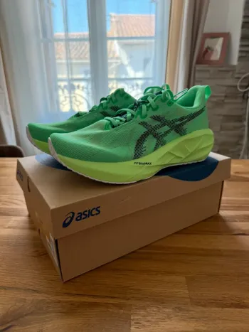 Gebrauchtes Asics Novablast 5 Running Shoes