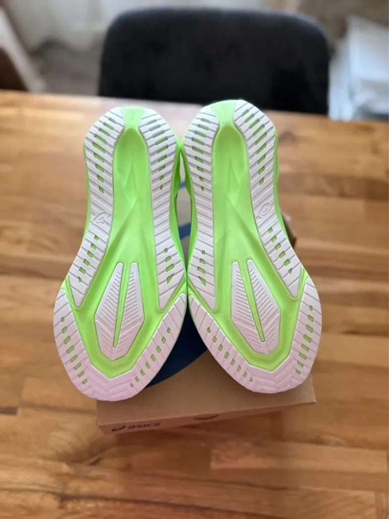Asics Novablast 5 bike d'occasion — image 5 sur 6