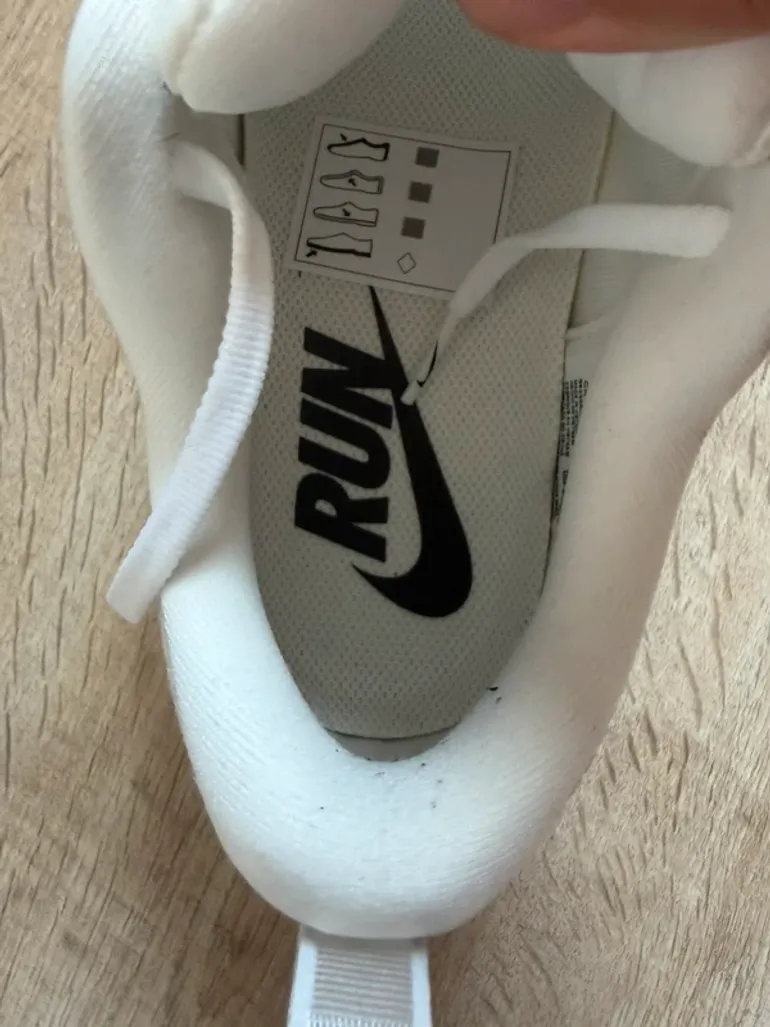 Tweedehands Nike Vomero Plus bike — afbeelding 3 van 13