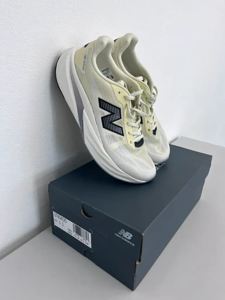 Used New Balance FuelCell Rebel bike — image 2 of 7